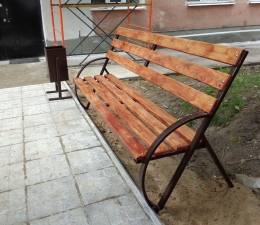 Скамейка деревянная на металлическом каркасе